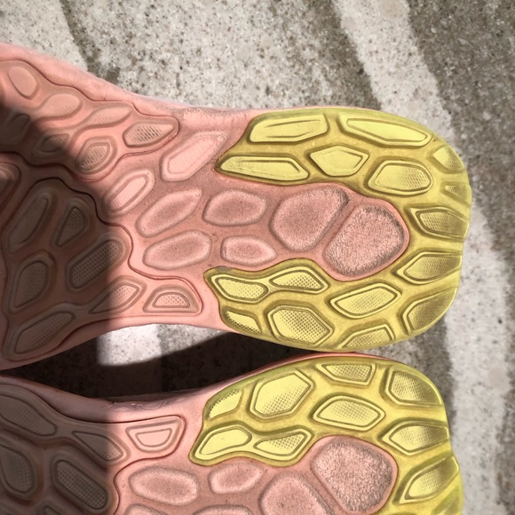 New Balance 1080 V12 Women's Soft Pink Athletic Shoes - Picture 8 of 10